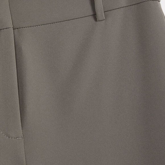 RW&CO High-Waisted Flare Leg Pant - 32" - Picture 3 of 9